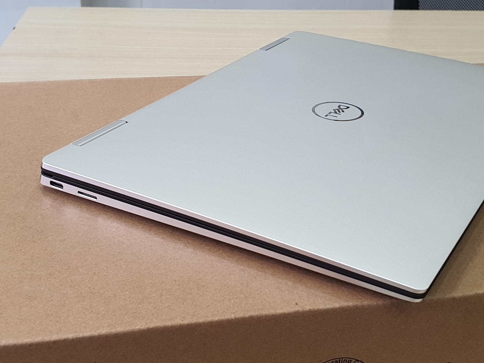 Dell xps 9310 2in1 giá re